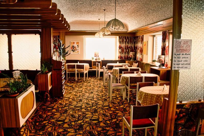 Cafe Rudi Living Bed & Breakfast Парчинес Екстериор снимка