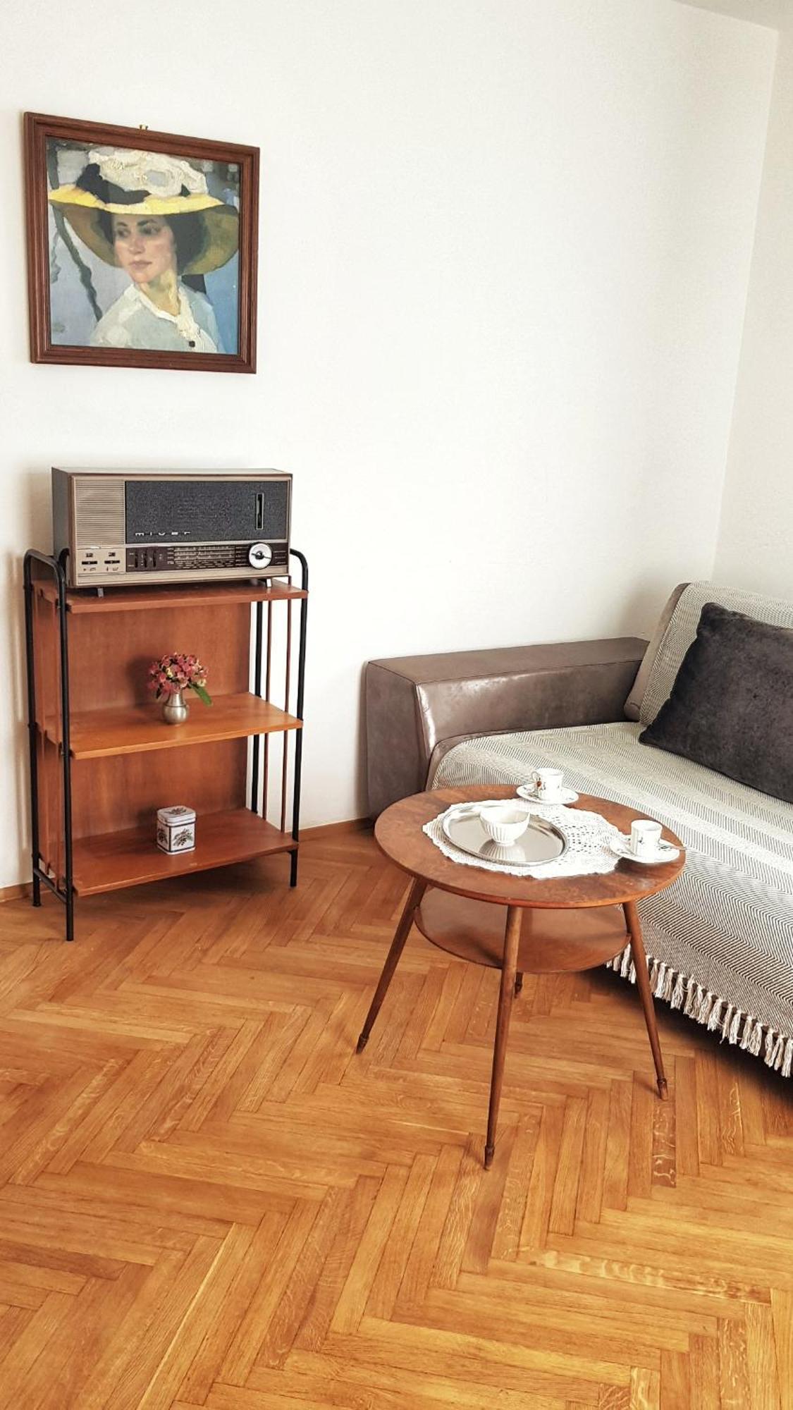 Cafe Rudi Living Bed & Breakfast Парчинес Екстериор снимка