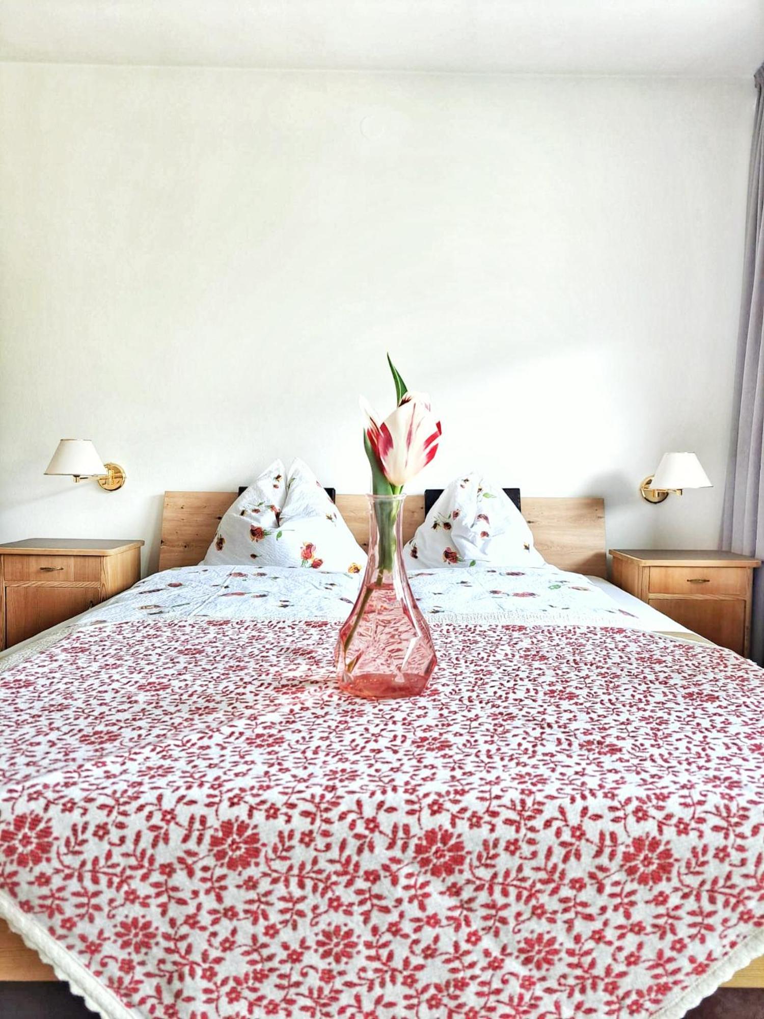 Cafe Rudi Living Bed & Breakfast Парчинес Екстериор снимка